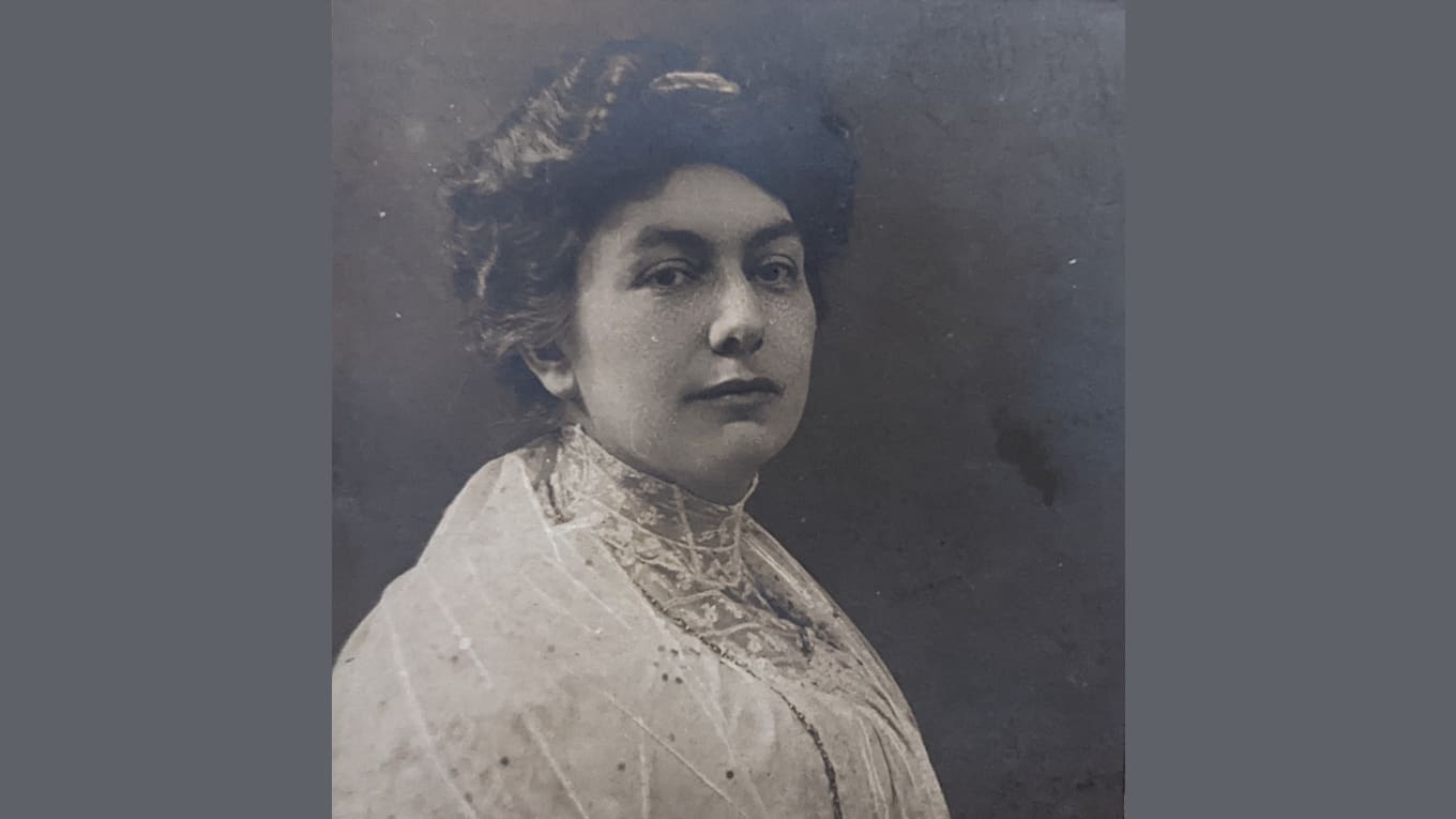 Ysabel Minoggio-Roussel